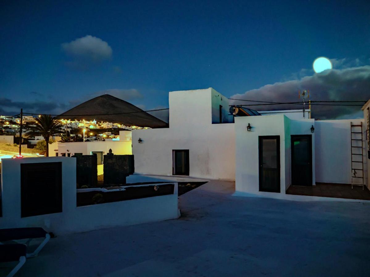Comfortable House In Tias With Free Parking Exterior photo