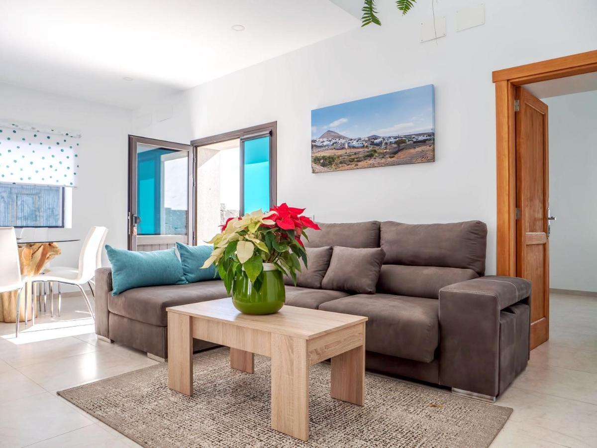 Comfortable House In Tias With Free Parking Exterior photo