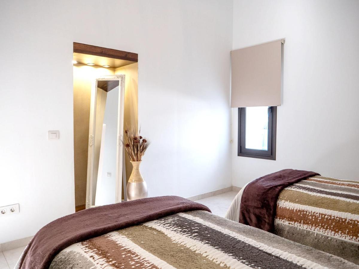 Comfortable House In Tias With Free Parking Exterior photo